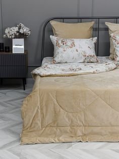 Комплект с одеялом KAZANOV.A "Атриум" бежевый (хлопок-велюр), евро Kazanov.A.