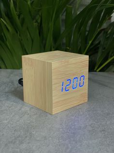 Настольные электронные деревянные часы OEM мини кубик
