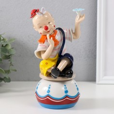 Сувенир музыкальный Клоун с бабочкой иком 9,5х10х18 см No Brand