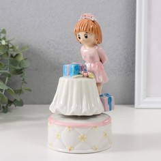 Сувенир музыкальный Девочка у столика с подарками 9х9,5х17,5 см No Brand
