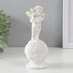 Сувенир полистоун Белоснежный ангел на шаре сами 9791322, с золотом 16х6х6 см No Brand