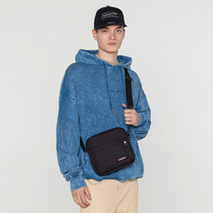 Сумка с плечевым ремнем THE BIGGER ONE Black Eastpak