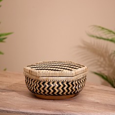 Шкатулка с крышкой плетеная, из бамбука 25х20х12 см No Brand