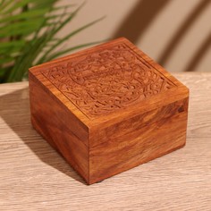 Шкатулка резная 10х10х6 см, дерево шишам No Brand