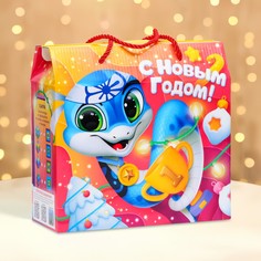 Подарочная коробка новогодняя чемпион 23 х 10 х 22 см. No Brand