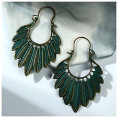 Серьги Queen Fair, размер 50 мм, зелeный