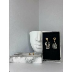 Серьги с подвесками, непарные, искусственный камень, жемчуг пресноводный, размер 33 мм, золото Gurianovs Realm