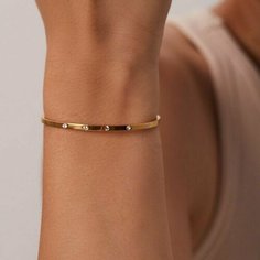 Жесткий браслет SORONA, фианит, Swarovski Zirconia, циркон, 1 шт., размер one size, золотистый