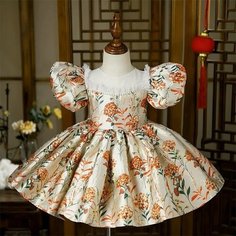 Платье, размер 130, золотистый Max Garment