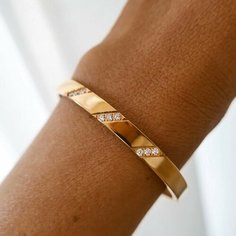 Жесткий браслет SORONA, фианит, Swarovski Zirconia, циркон, 1 шт., размер one size, диаметр 6 см, золотистый