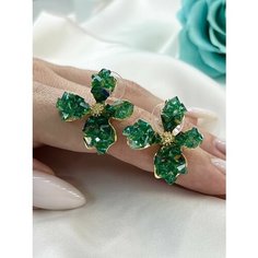 Серьги пусеты, кристаллы Swarovski, кристалл, изумрудный Нет бренда
