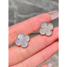 Серьги ROYAL JASMINE, славянский оберег, искусственный камень, размер 13 мм, белый в серебре