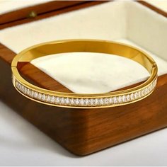 Жесткий браслет SORONA, Swarovski Zirconia, фианит, циркон, 1 шт., размер 6 см, размер one size, диаметр 6 см, золотистый