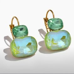Серьги пусеты SORONA, циркон, Swarovski Zirconia, фианит, размер 22 мм, зеленый