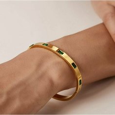 Жесткий браслет SORONA, циркон, фианит, Swarovski Zirconia, 1 шт., размер 17 см, размер one size, диаметр 6 см, зеленый