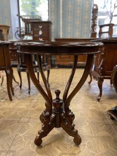 Столик круглый Classica-mebel UN-12413 из красного дерева 60х60х74см