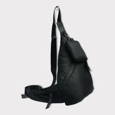 Сумка-слинг унисекс PouchMan 402 черная, 39,5х26,5х7 см No Brand