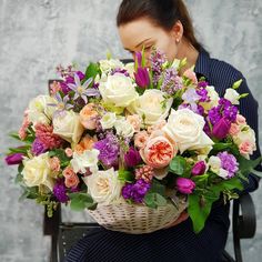 Букет цветов, Талисман Флора, Корзина из пионовидных роз, сирени, B0184, 45см