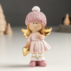 Новогодний сувенир Малышка-ангел в розовом, с золотым сердцем 9498882 4х6х10,5 см No Brand