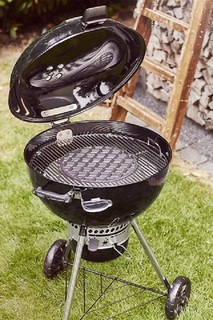 Гриль угольный Weber Master-Touch Premium SE E-5775, черный