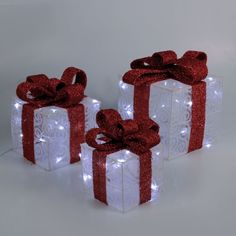 Фигура ткань. "Подарки" Кубы белые 15х20х25 см, 60 LED, с конр. 8р.,220V БЕЛЫЙ HTI