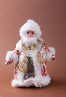 Новогодняя фигурка Снегурочка для конфет 30см No Brand