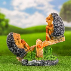 Садовая фигурка Хорошие сувениры Ежик на качелях 35 см