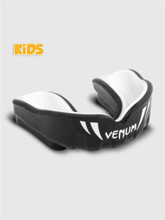 Капа боксерская детская с футляром Venum Challenger Black/White