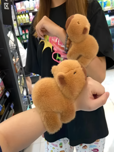 Мягкая игрушка капибара браслет No Brand