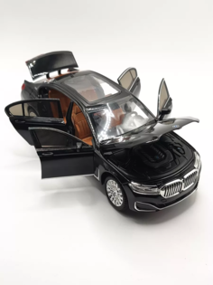 Машинка металлическая интерактивная 1 шт КарандашоФФ 21 см черная bmw 7