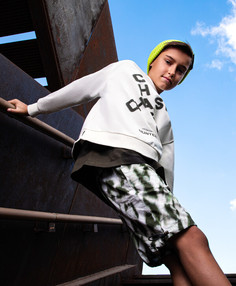 Толстовка с крупным шрифтовым принтом белая для мальчика Gulliver (140)