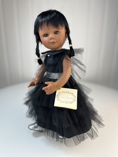 Кукла Carmen Gonzalez Мариэтта Уэнсдей, брюнетка с косичками, 34 см, 22247K118 Tu Ki Tu