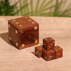 Кубики игральные в шкатулке 4,5х4,5х4,5 см, дерево шишам No Brand