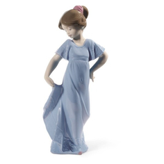 Фигурка Nao Какая милашка в голубом платье 22х11х7 см