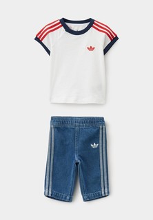 Футболка и джинсы adidas Originals
