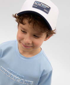 Бейсболка для мальчика с принтом и вышивкой белая Gulliver