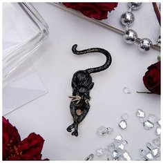 Брошь Queen Fair, стразы, эмаль, черный/золотистый