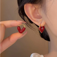 Серьги одиночные, красный в золоте нет