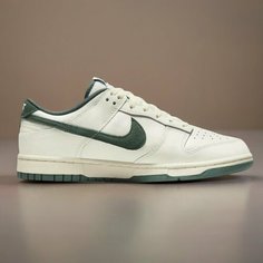 Кроссовки NIKE Dunk Low, полнота D, размер 10 US / 44 EU / 43 RU / 28 СМ, оливковый