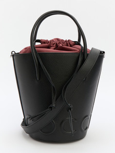 Дорожные и спортивные сумки Coccinelle