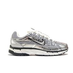Кроссовки NIKE P-6000, размер 10 US, metallic silver