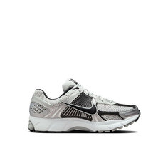 Кроссовки NIKE VOMERO 5, размер 43 EU, silver/black
