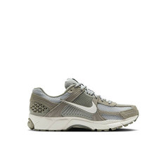 Кроссовки NIKE VOMERO 5, размер 42.5 EU, gray