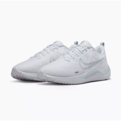 Кроссовки NIKE, размер US 8, белый