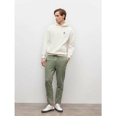 Брюки спортивные JUST CLOTHES Св-оливковый. Декор термопринт. Пояс резинка, шнурок. Карманы спереди 2 б/заст, сзади нет. Д 101см., размер S, хаки