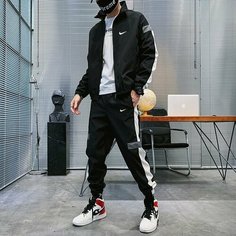 Костюм спортивный , размер XL, черный Нет бренда