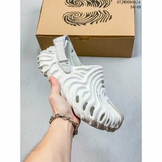 Сабо Crocs Sarah Clog, размер M11W13, white Нет бренда
