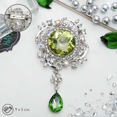 Брошь Queen Fair, стразы, стекло, 1 шт., зеленый/белый в серебре