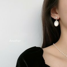 Серьги пусеты, одиночные Стайл Групп, размер 30 мм, золотистый