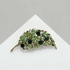 Брошь Queen Fair, стразы, 1 шт., зелeный